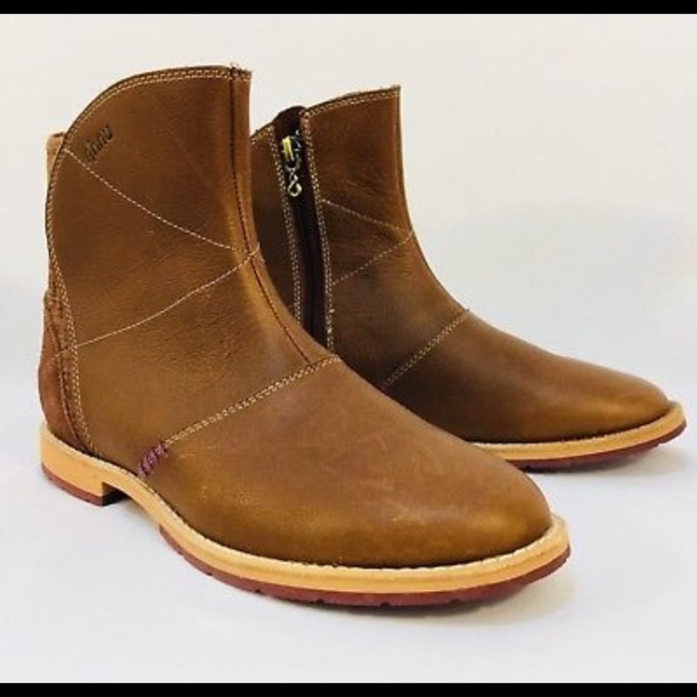 Ahnu Helena ankle boot